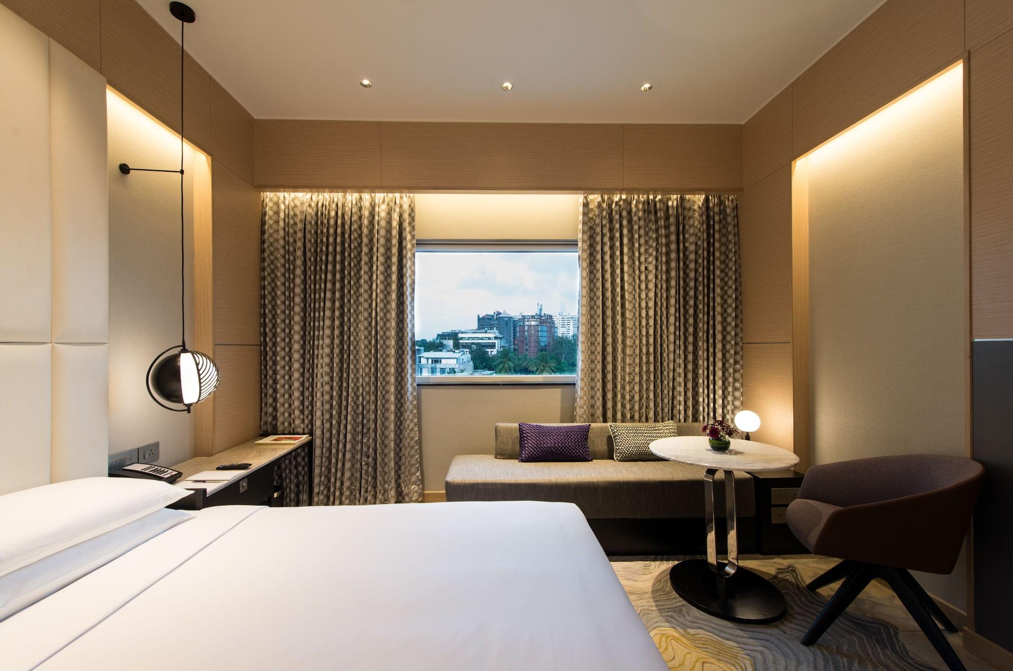 Vivanta Bengaluru Residency Road Экстерьер фото