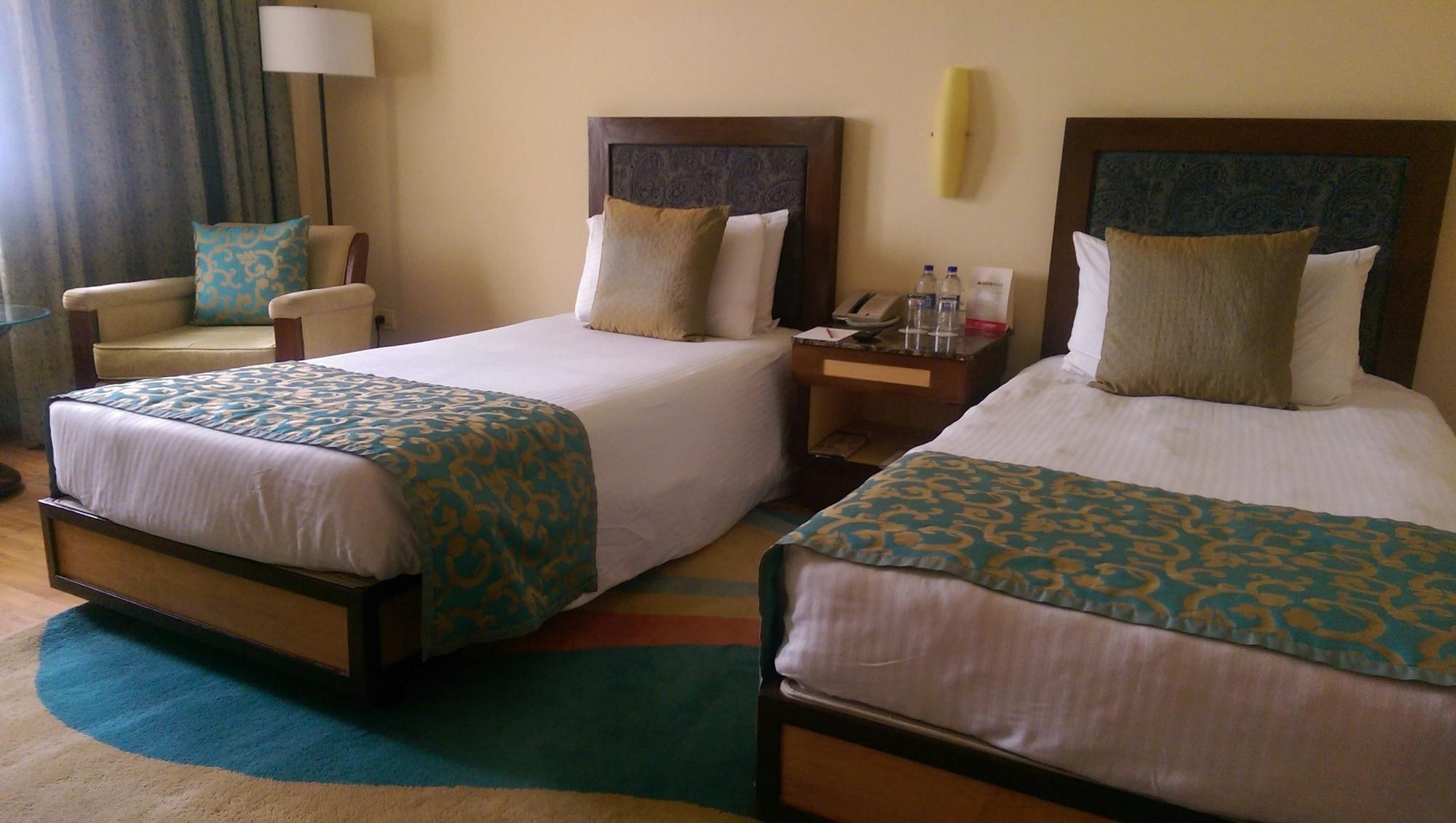 Vivanta Bengaluru Residency Road Экстерьер фото