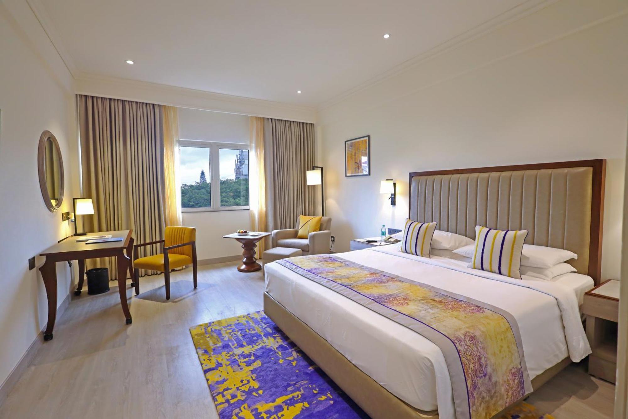 Vivanta Bengaluru Residency Road Экстерьер фото