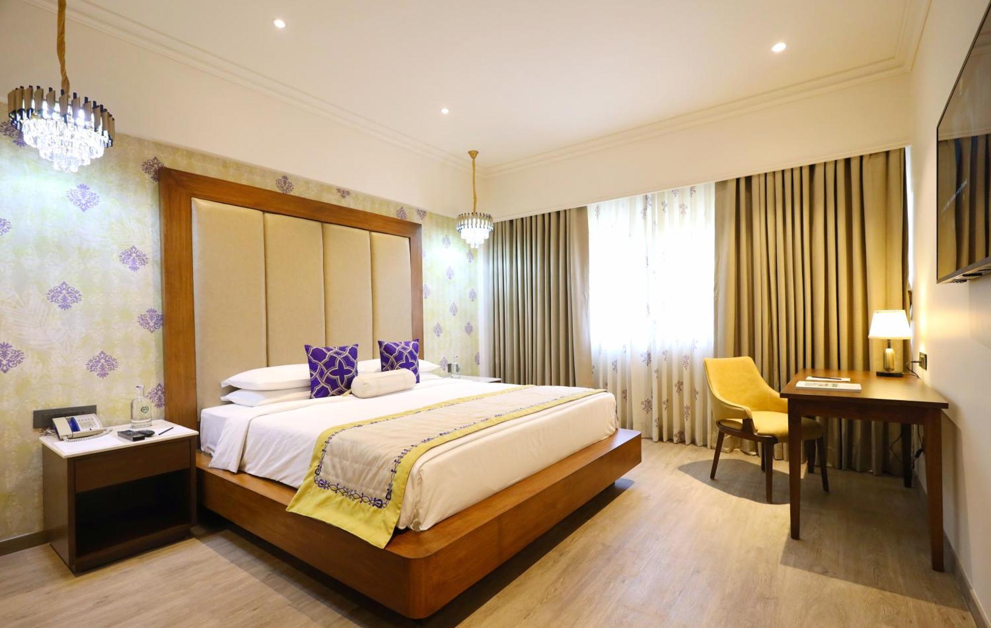 Vivanta Bengaluru Residency Road Экстерьер фото