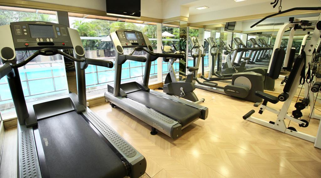 Vivanta Bengaluru Residency Road Экстерьер фото