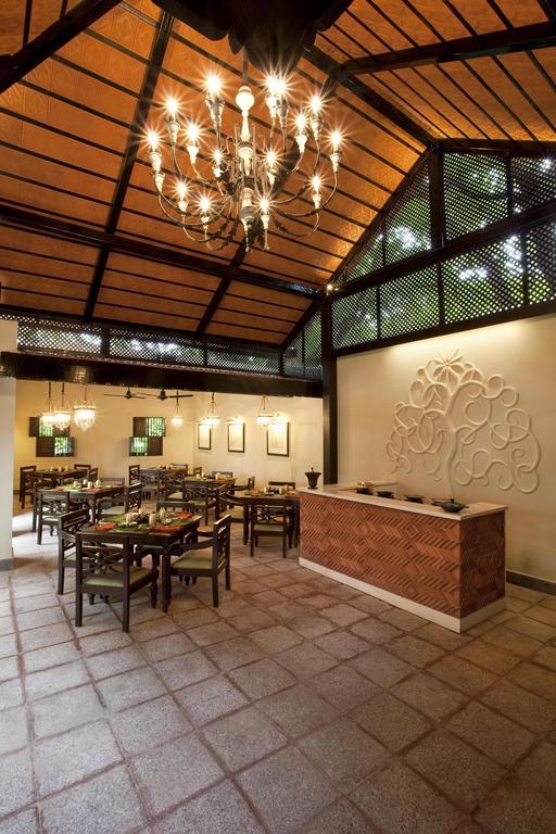 Vivanta Bengaluru Residency Road Экстерьер фото